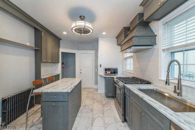 14 Grove Ter, Montclair Twp., NJ 07042