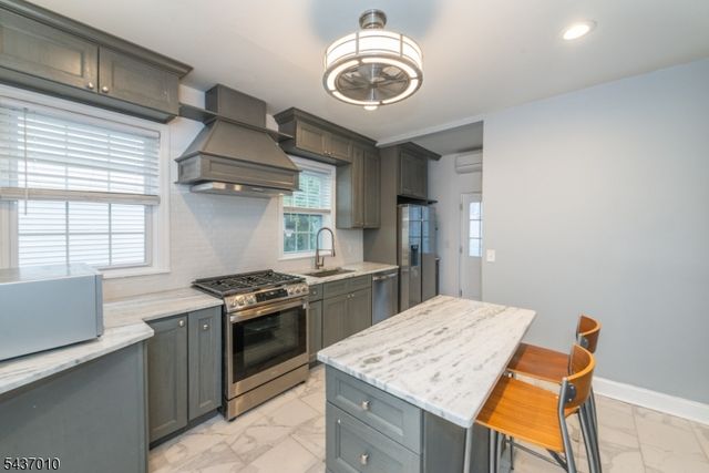 14 Grove Ter, Montclair Twp., NJ 07042