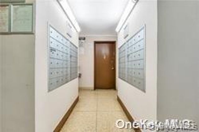 87-70 173rd Street 4N, Jamaica, NY 11432