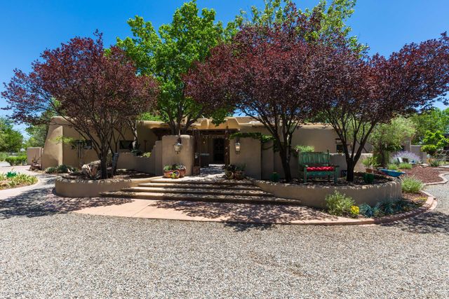 178 El Camino Campo, Corrales, NM 87048