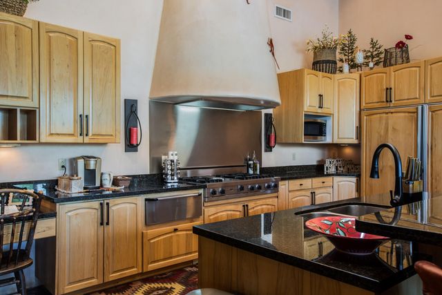 178 El Camino Campo, Corrales, NM 87048