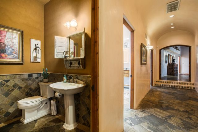178 El Camino Campo, Corrales, NM 87048