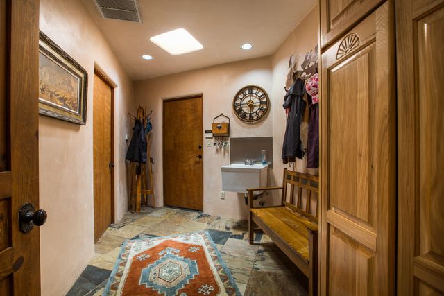 178 El Camino Campo, Corrales, NM 87048