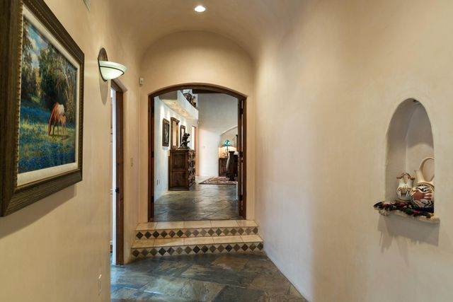 178 El Camino Campo, Corrales, NM 87048