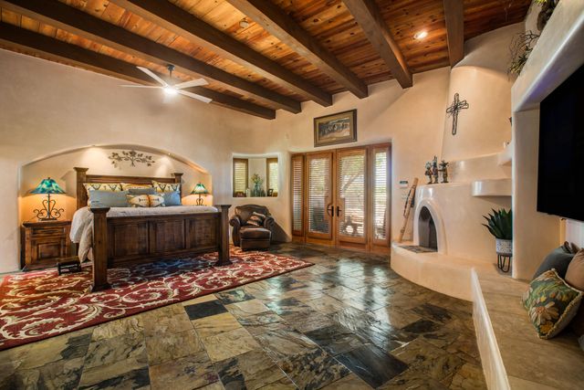178 El Camino Campo, Corrales, NM 87048