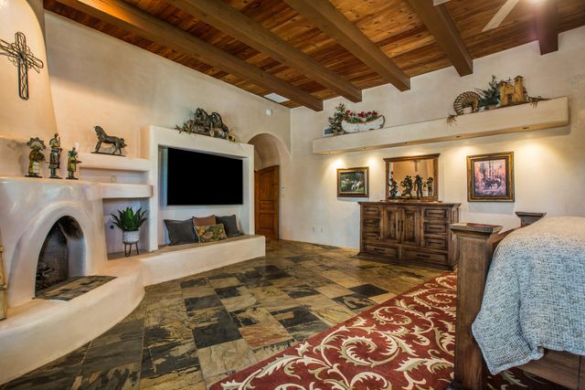 178 El Camino Campo, Corrales, NM 87048