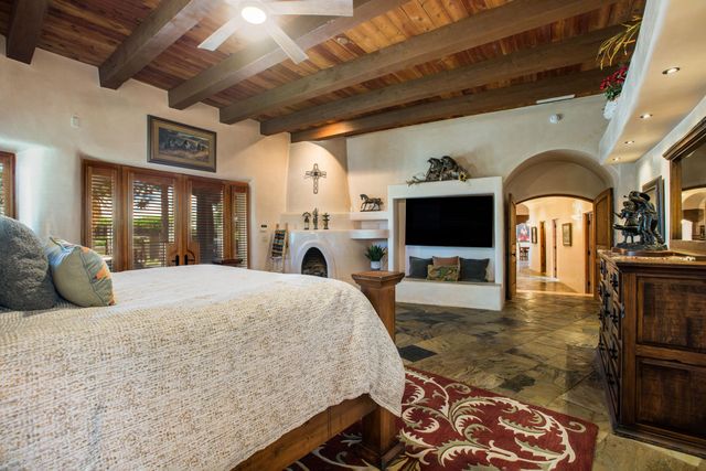 178 El Camino Campo, Corrales, NM 87048