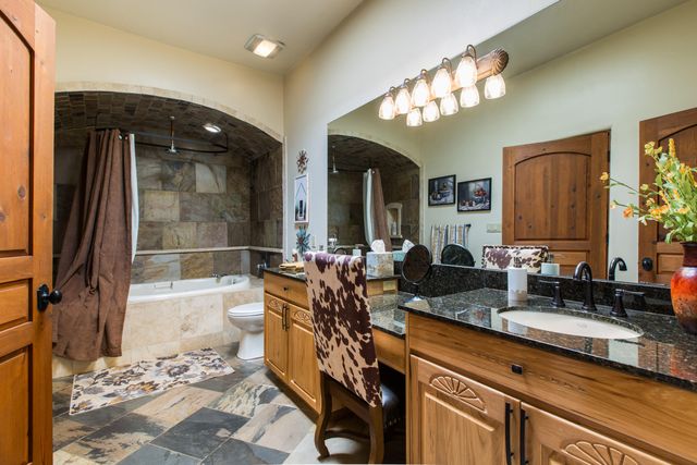 178 El Camino Campo, Corrales, NM 87048