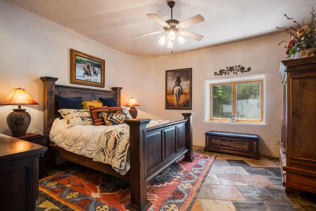 178 El Camino Campo, Corrales, NM 87048