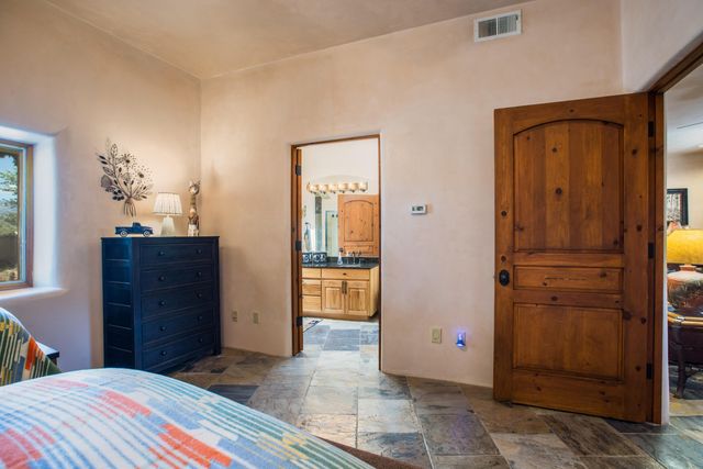 178 El Camino Campo, Corrales, NM 87048