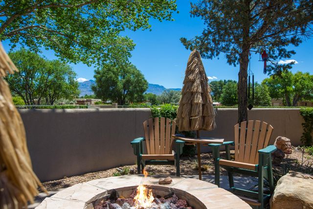178 El Camino Campo, Corrales, NM 87048