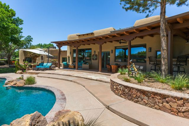 178 El Camino Campo, Corrales, NM 87048