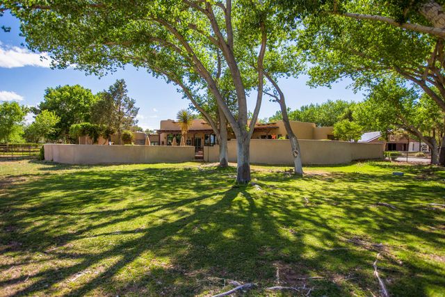 178 El Camino Campo, Corrales, NM 87048