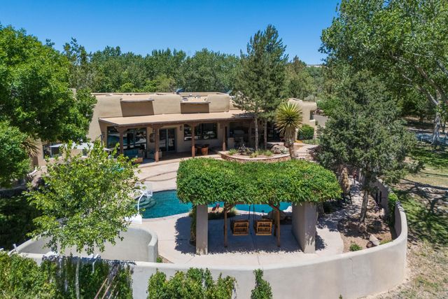 178 El Camino Campo, Corrales, NM 87048