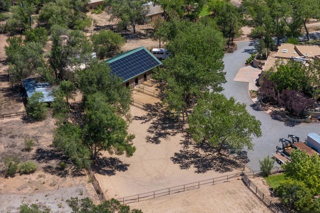 178 El Camino Campo, Corrales, NM 87048