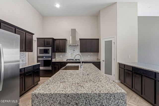 925 Louisiana Downs Avenue, El Paso, TX 79932