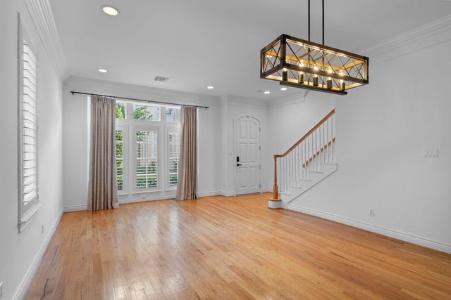 3219 N Pemberton Circle Drive, Houston, TX 77025
