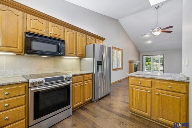 6931 Summerset Circle, Lincoln, NE 68516