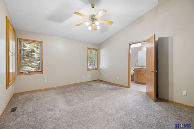 6931 Summerset Circle, Lincoln, NE 68516