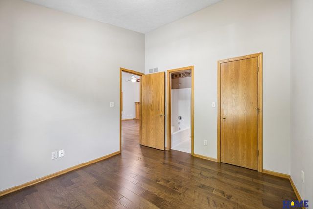 6931 Summerset Circle, Lincoln, NE 68516