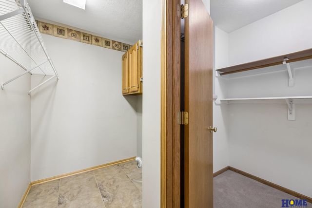 6931 Summerset Circle, Lincoln, NE 68516