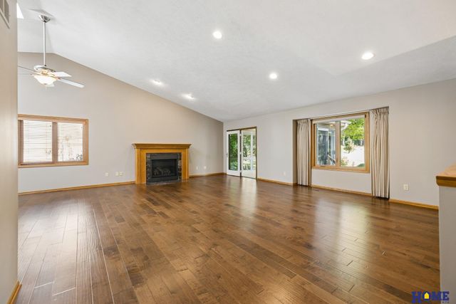 6931 Summerset Circle, Lincoln, NE 68516