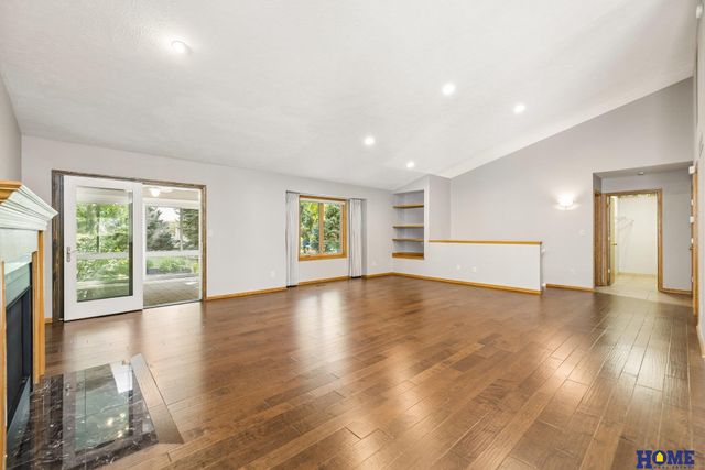 6931 Summerset Circle, Lincoln, NE 68516