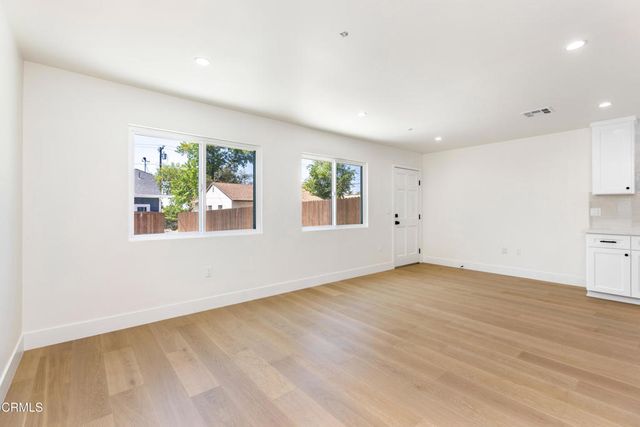 1537 E Topeka Street, Pasadena, CA 91104