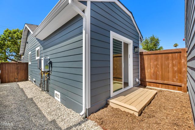 1537 E Topeka Street, Pasadena, CA 91104