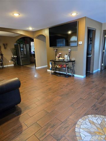 633 S Stuart Street, Denver, CO 80219