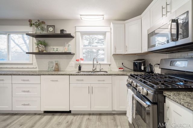 6387 Cascade Road SE, Grand Rapids, MI 49546