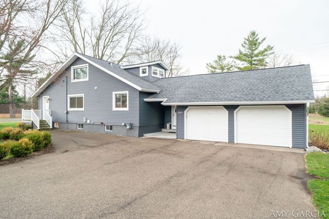 6387 Cascade Road SE, Grand Rapids, MI 49546