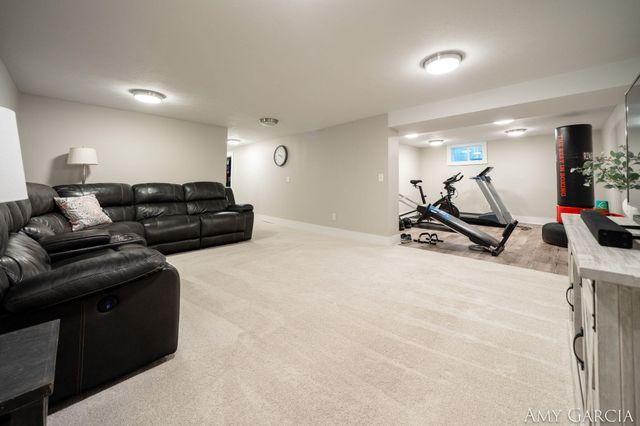 6387 Cascade Road SE, Grand Rapids, MI 49546