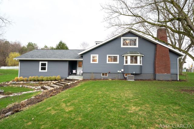 6387 Cascade Road SE, Grand Rapids, MI 49546