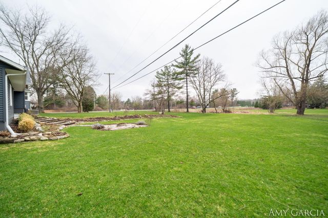 6387 Cascade Road SE, Grand Rapids, MI 49546