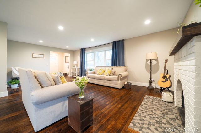 6387 Cascade Road SE, Grand Rapids, MI 49546