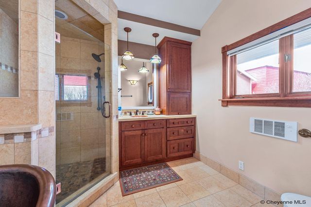 802 E 18TH ST, Cheyenne, WY 82001