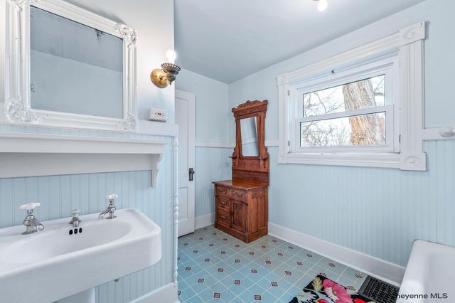 802 E 18TH ST, Cheyenne, WY 82001