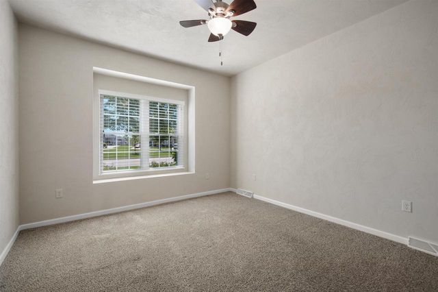 1274 CAMERON CIRCLE, Neenah, WI 54956
