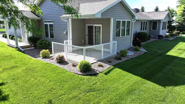 1274 CAMERON CIRCLE, Neenah, WI 54956