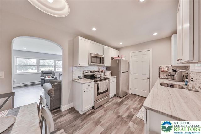 3325 Edinburgh Road, South Whitehall Twp, PA 18104