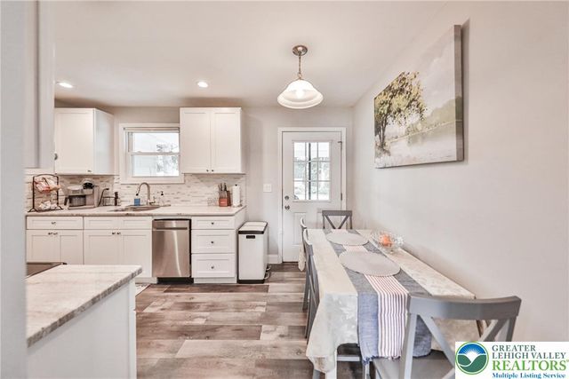 3325 Edinburgh Road, South Whitehall Twp, PA 18104