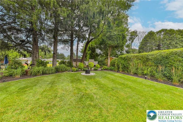 3325 Edinburgh Road, South Whitehall Twp, PA 18104
