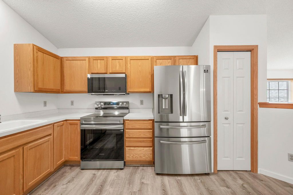 9761 Zinnia Lane N, Maple Grove, MN 55369 — photo 2