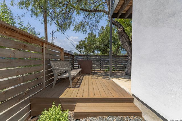 730 E Josephine St, San Antonio, TX 78208