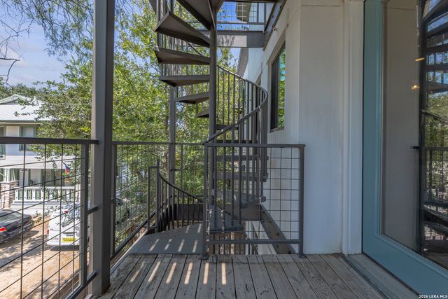 730 E Josephine St, San Antonio, TX 78208