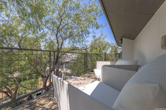 730 E Josephine St, San Antonio, TX 78208