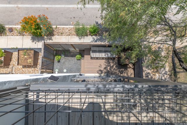 730 E Josephine St, San Antonio, TX 78208