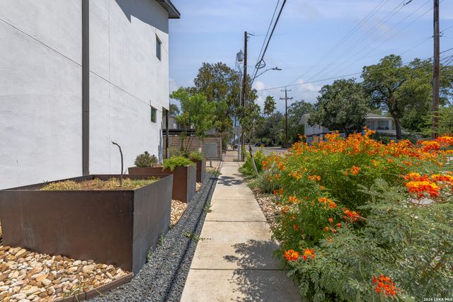 730 E Josephine St, San Antonio, TX 78208