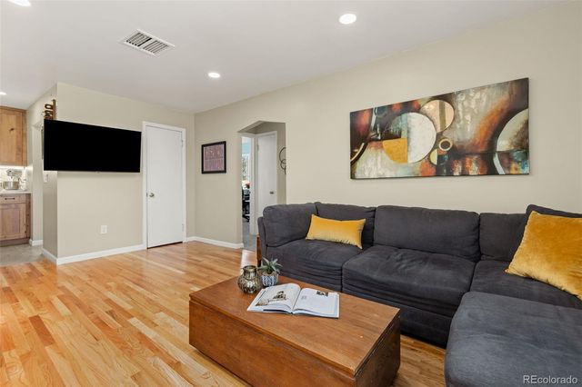 1157 Kingston Street, Aurora, CO 80010